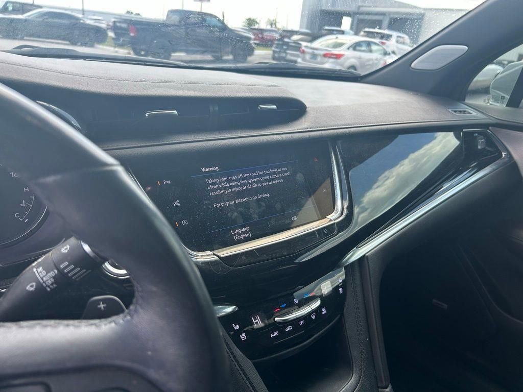 Used 2023 Cadillac XT6 Premium Luxury w/ Technology Package image 14