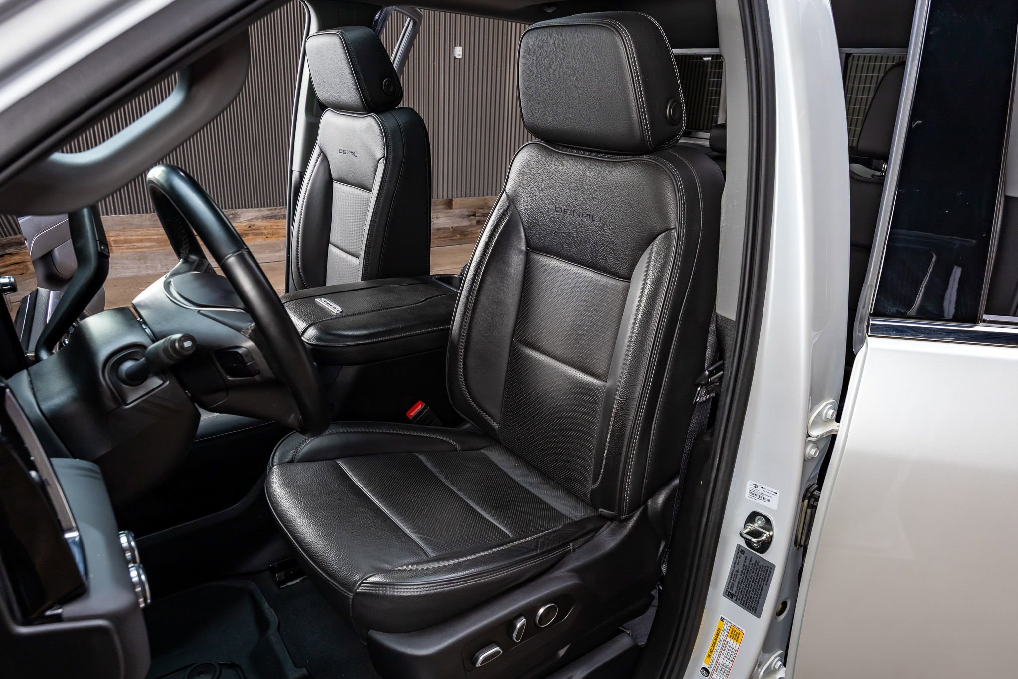 Used 2024 GMC Sierra 2500 Denali w/ Denali Reserve Package image 30