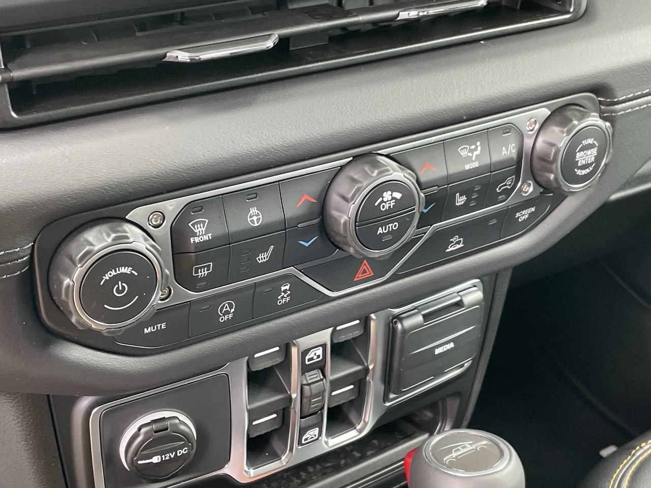 New 2026 Jeep Gladiator Sport AWD/4WD image 16