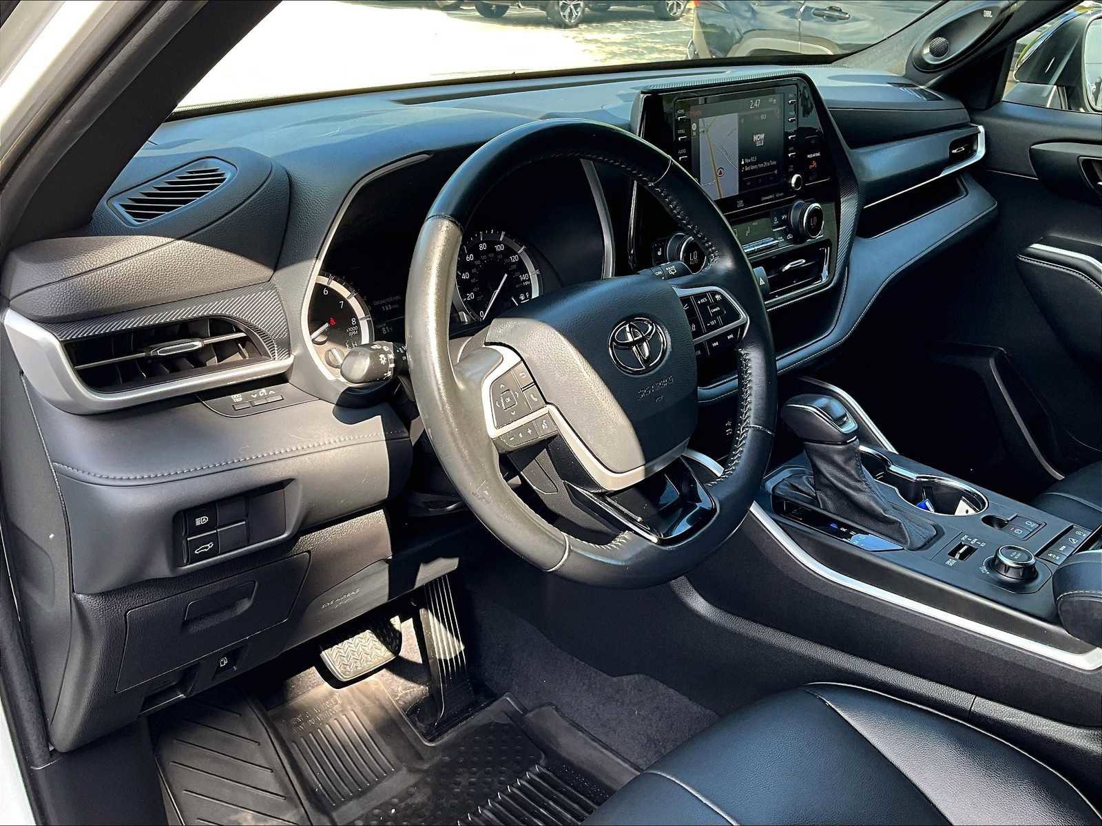 Used 2022 Toyota Highlander XSE image 8