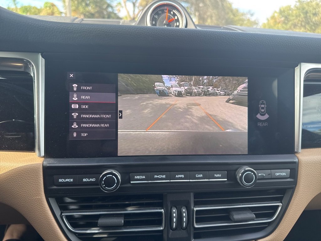 Used 2021 Porsche Macan image 23