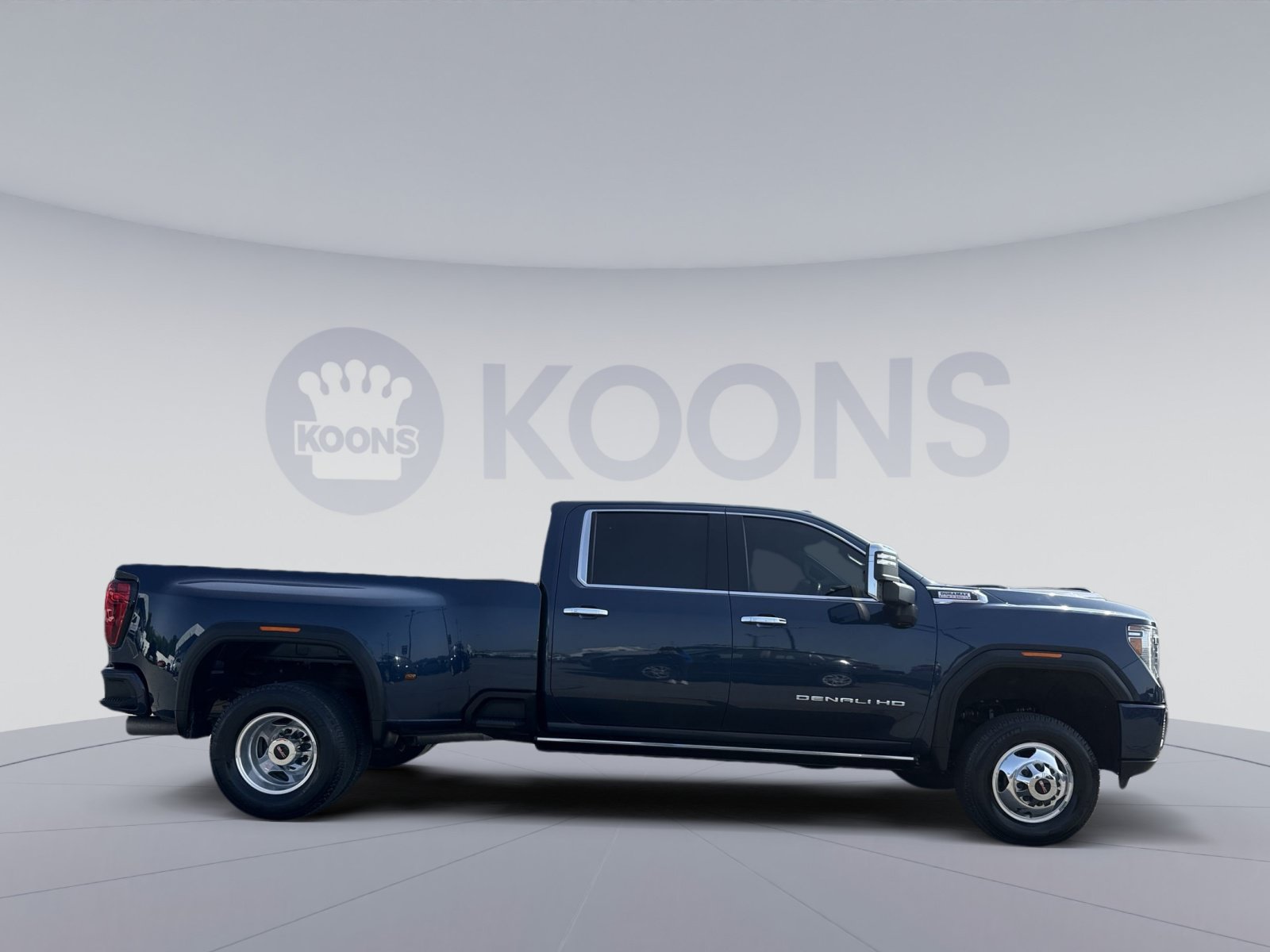 Used 2021 GMC Sierra 3500 Denali w/ Denali Ultimate Package AWD/4WD image 8