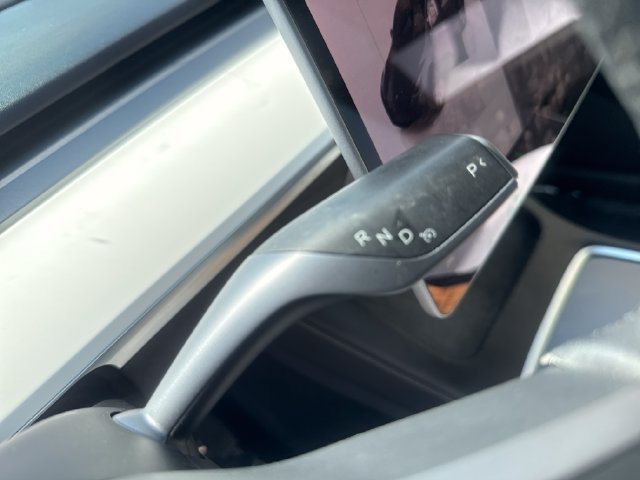Used 2022 Tesla Model Y Long Range AWD/4WD image 19