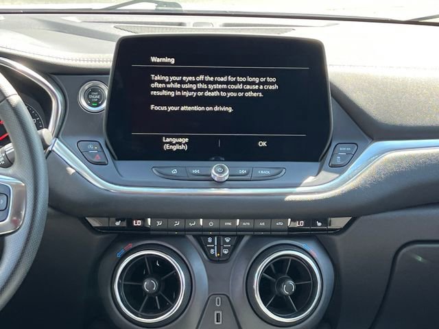 Used 2025 Chevrolet Blazer LT FWD image 18