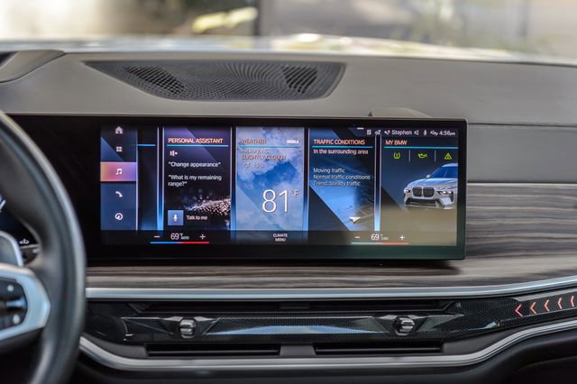 Used 2023 BMW X7 xDrive40i w/ M Sport Package image 32