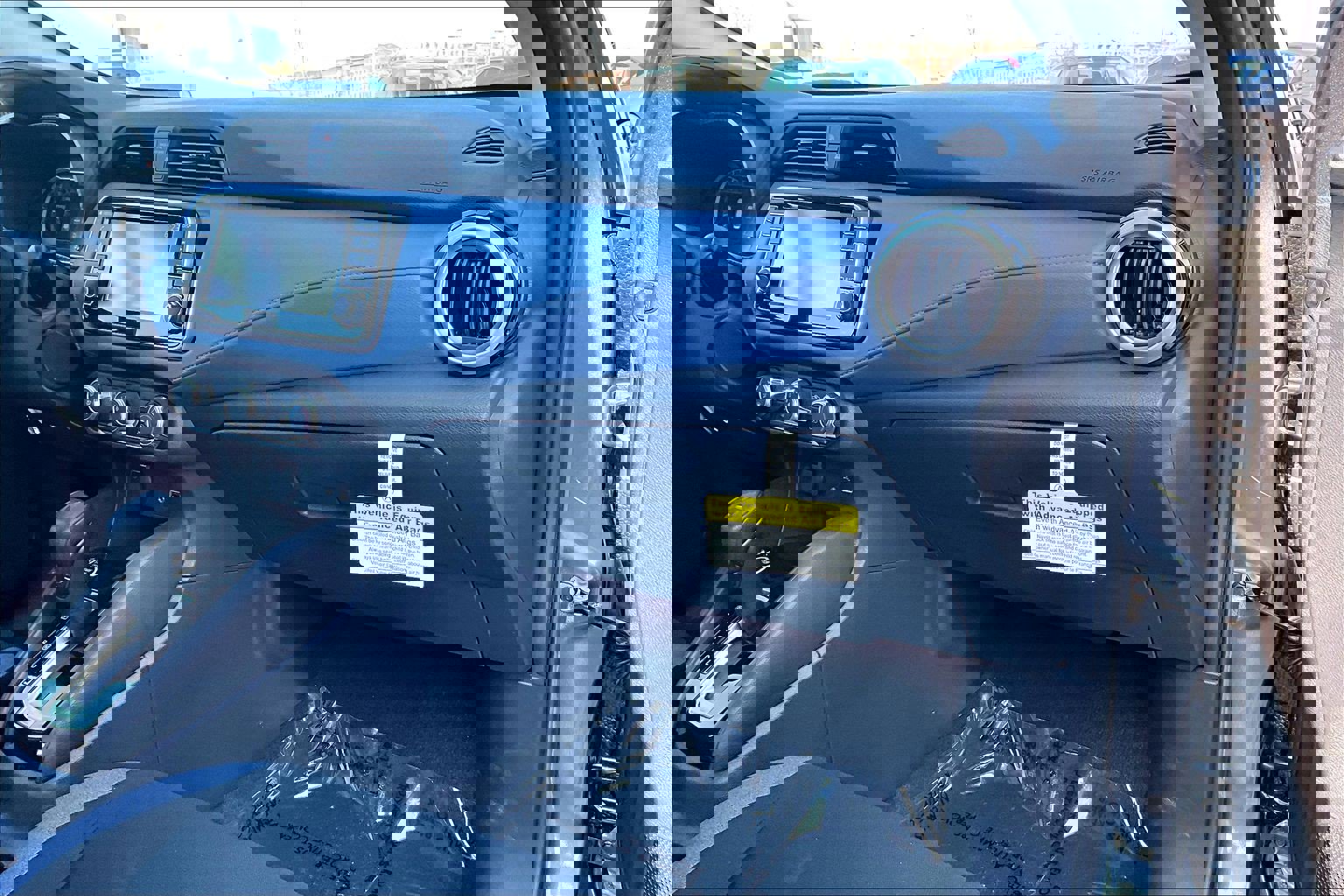 Used 2025 Nissan Versa SV image 14