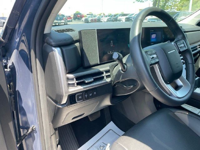 Used 2025 Hyundai Santa Fe SEL FWD image 19