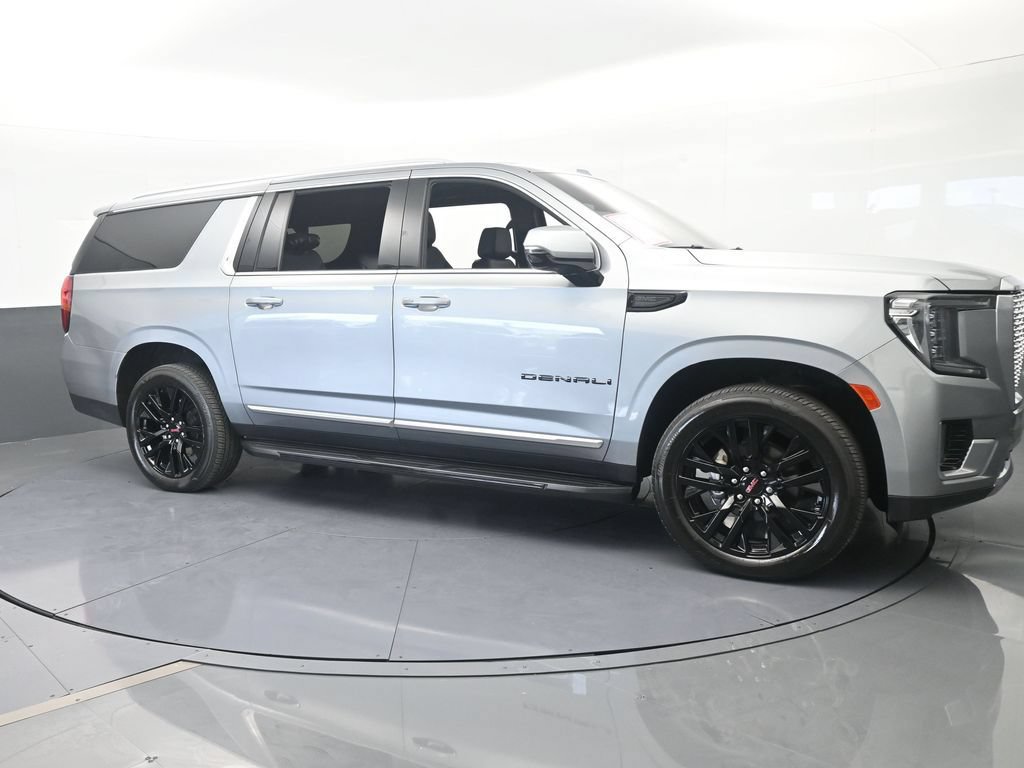 Used 2024 GMC Yukon XL Denali RWD image 8