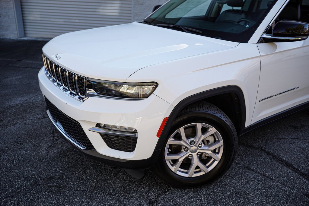 Used 2022 Jeep Grand Cherokee Limited image 2