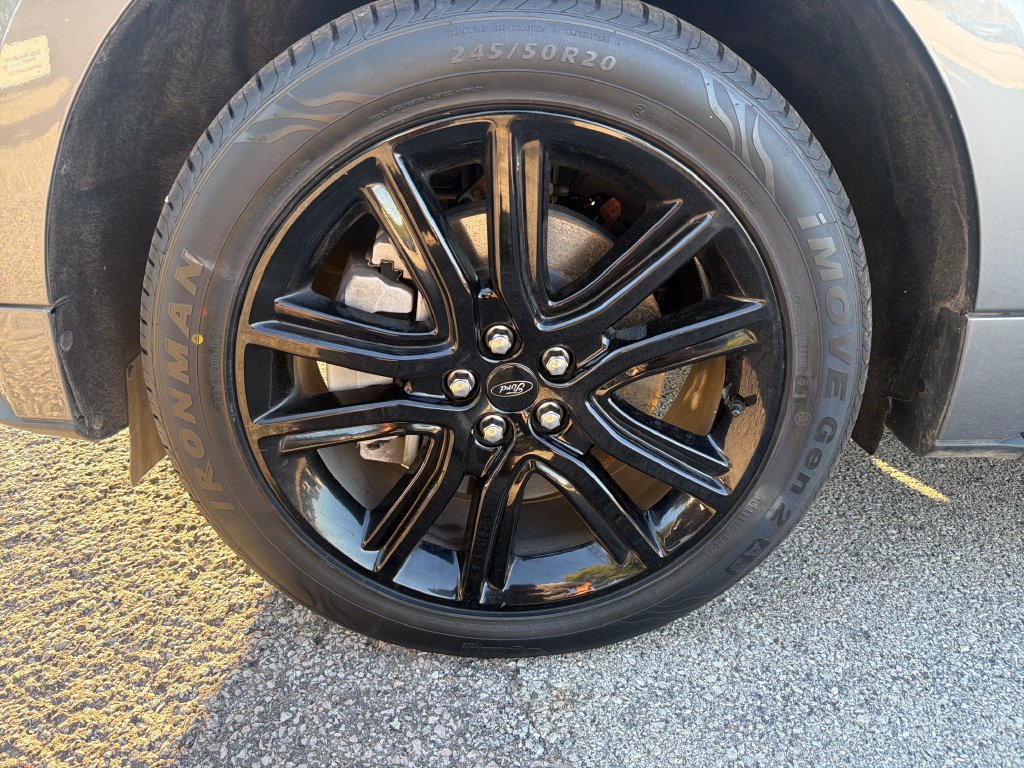 Used 2024 Ford Edge ST-Line AWD/4WD image 11