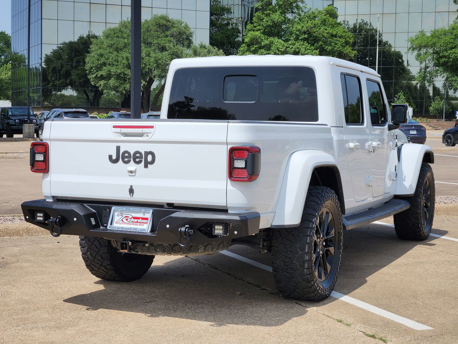 Used 2022 Jeep Gladiator Overland AWD/4WD image 6