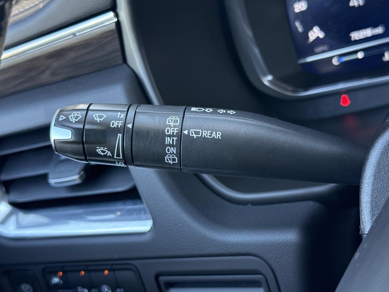 Used 2023 Chevrolet Suburban LT image 15