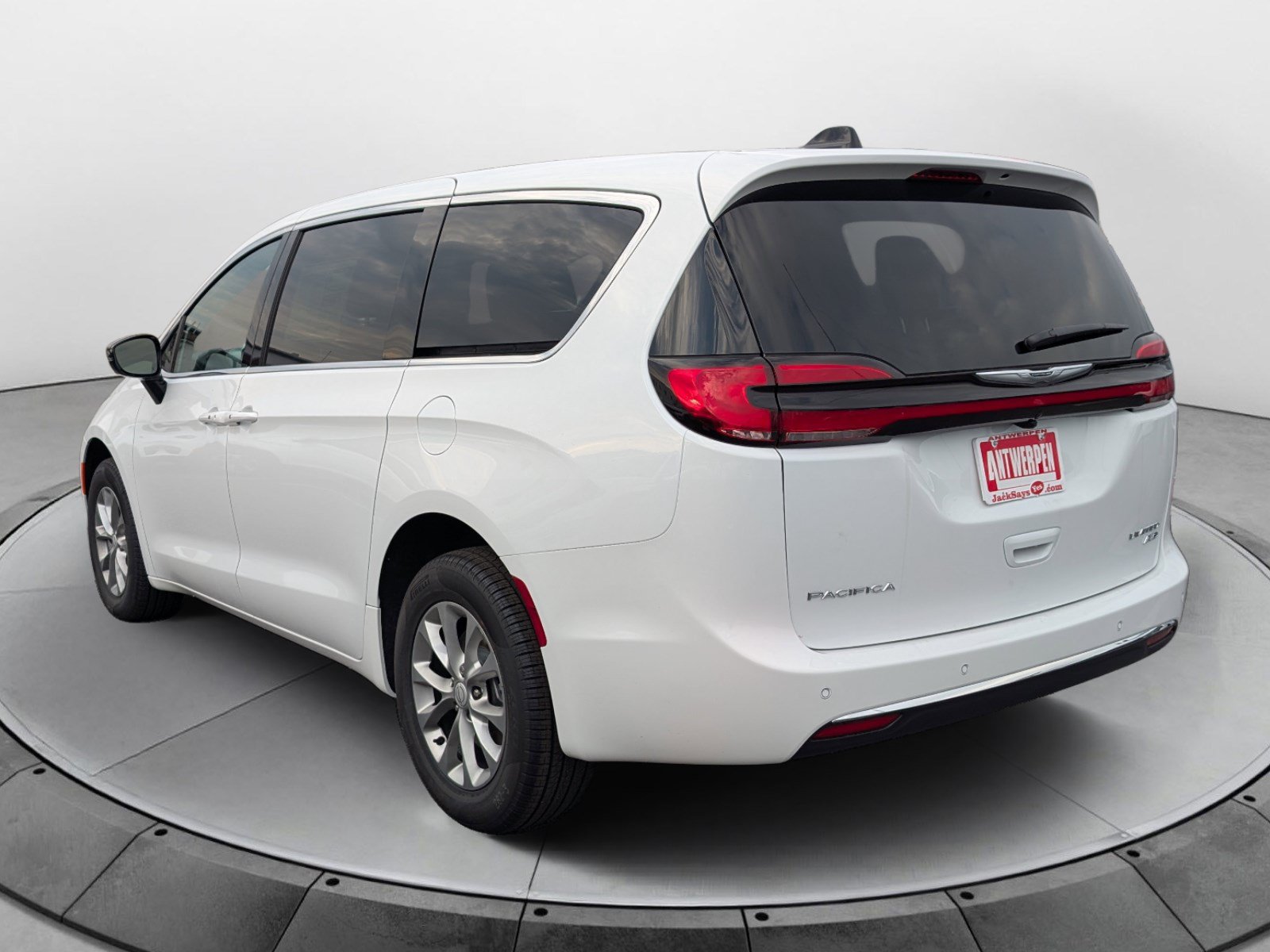 New 2026 Chrysler Pacifica Limited AWD/4WD image 5