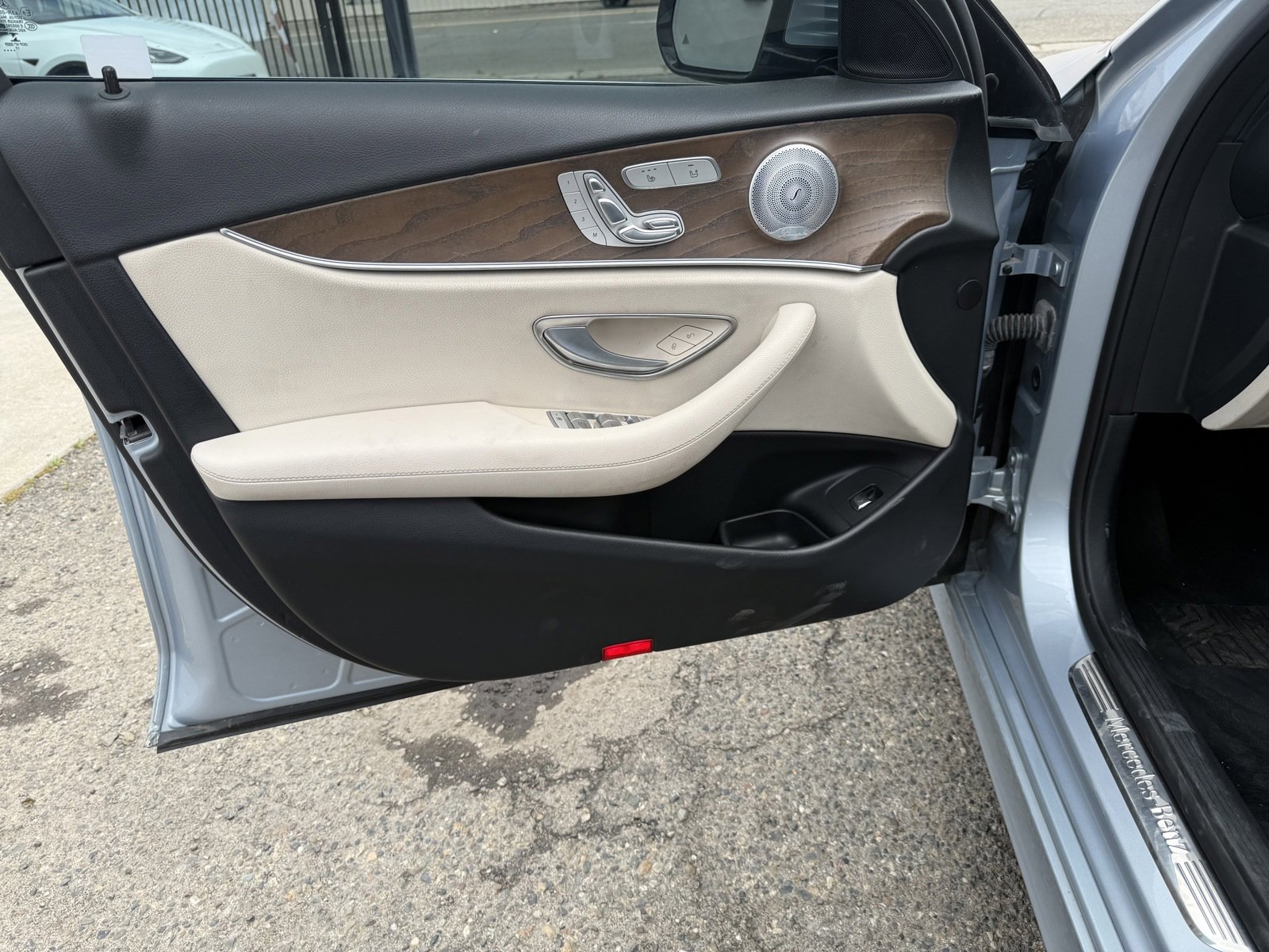 Used 2018 Mercedes-Benz E 300 image 13