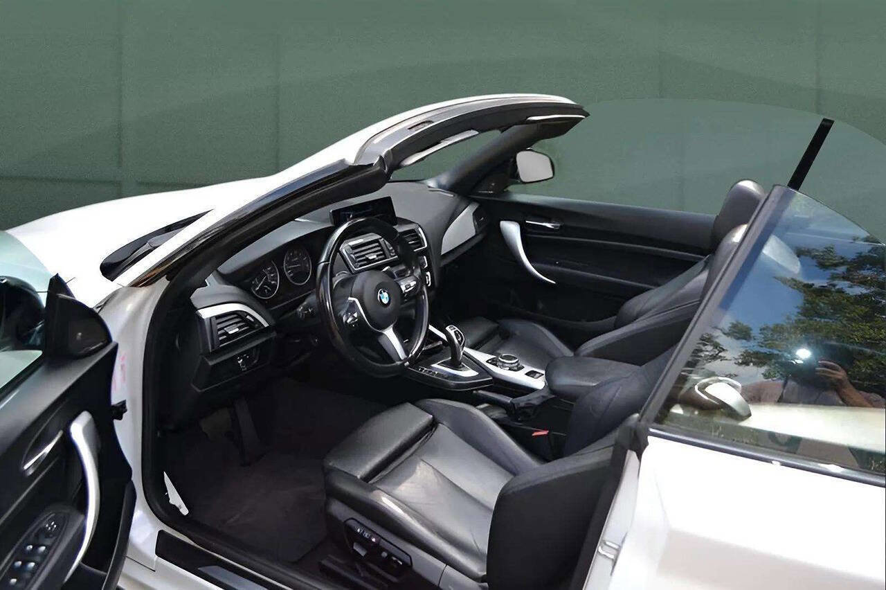 Used 2015 BMW M235i Convertible image 24