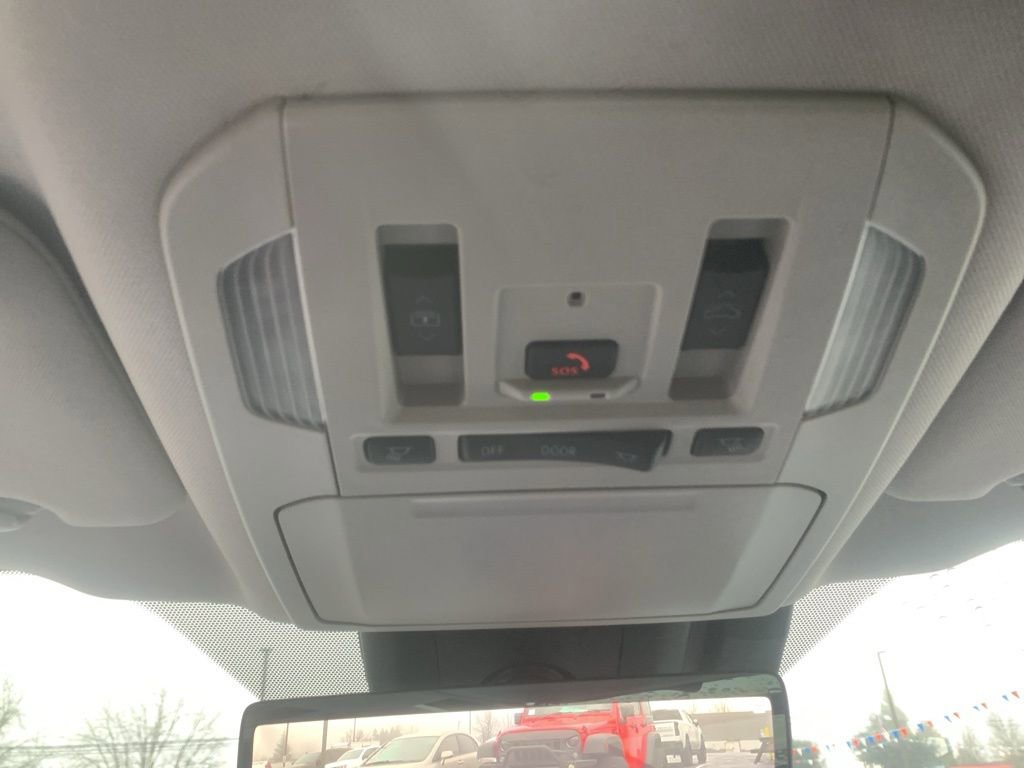 Used 2025 Toyota Highlander Platinum image 26