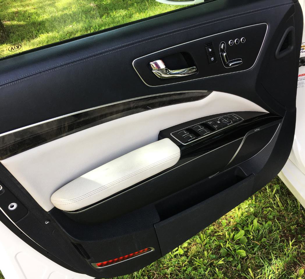 Used 2015 Kia K900 Luxury RWD image 12
