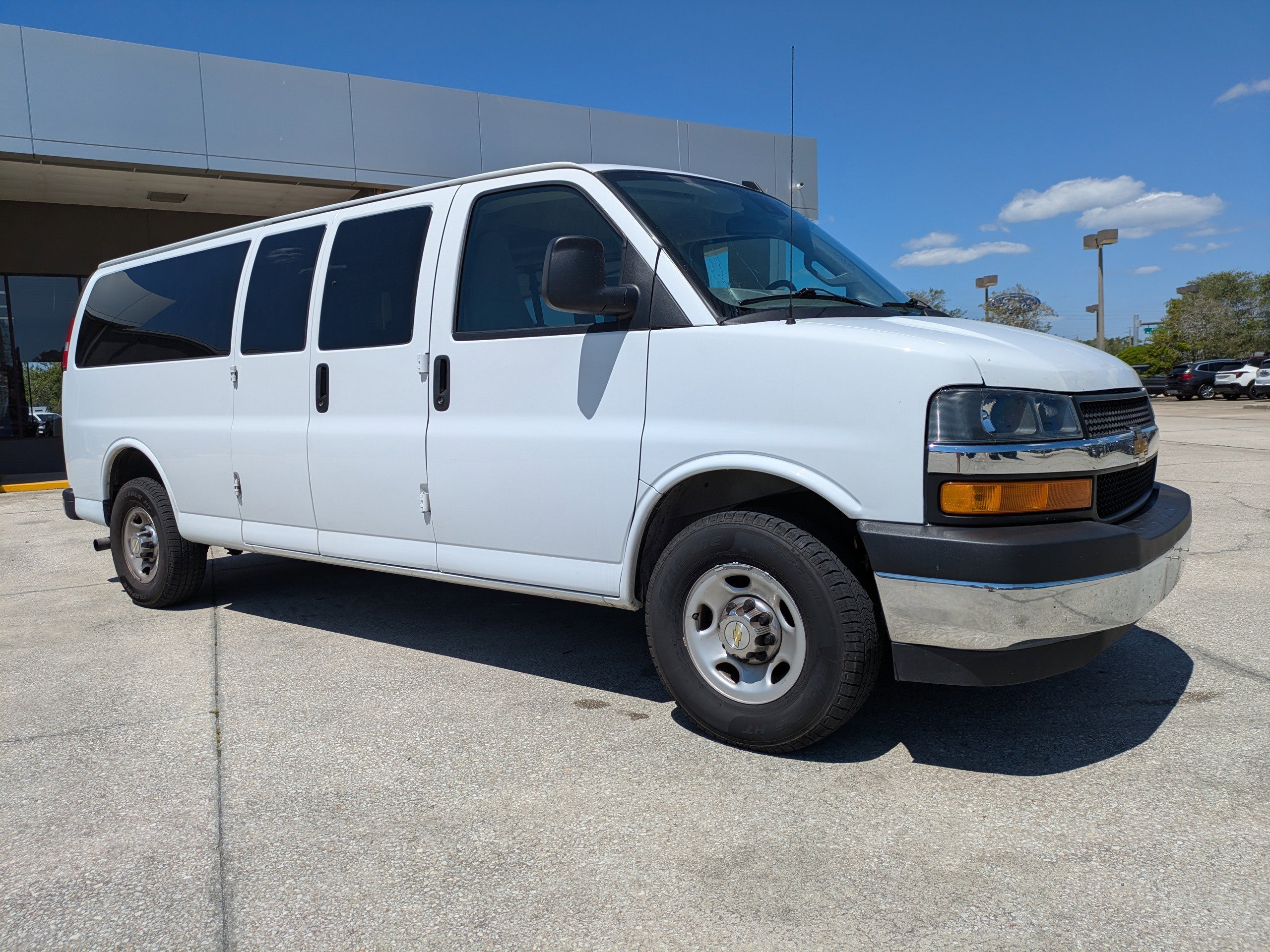 Used 2024 Chevrolet Express 3500 LT w/ LT Preferred Equipment Group RWD image 2
