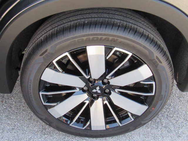 New 2025 Mitsubishi Outlander SE image 8