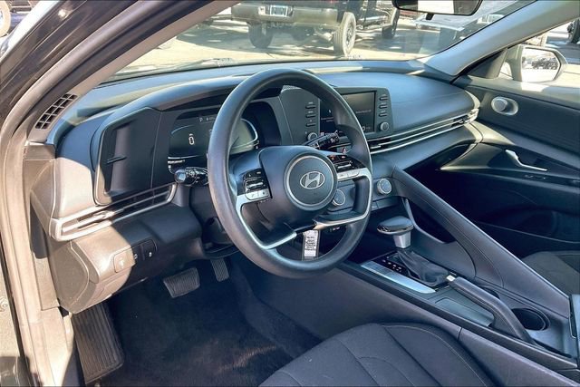 Used 2024 Hyundai Elantra SE image 13