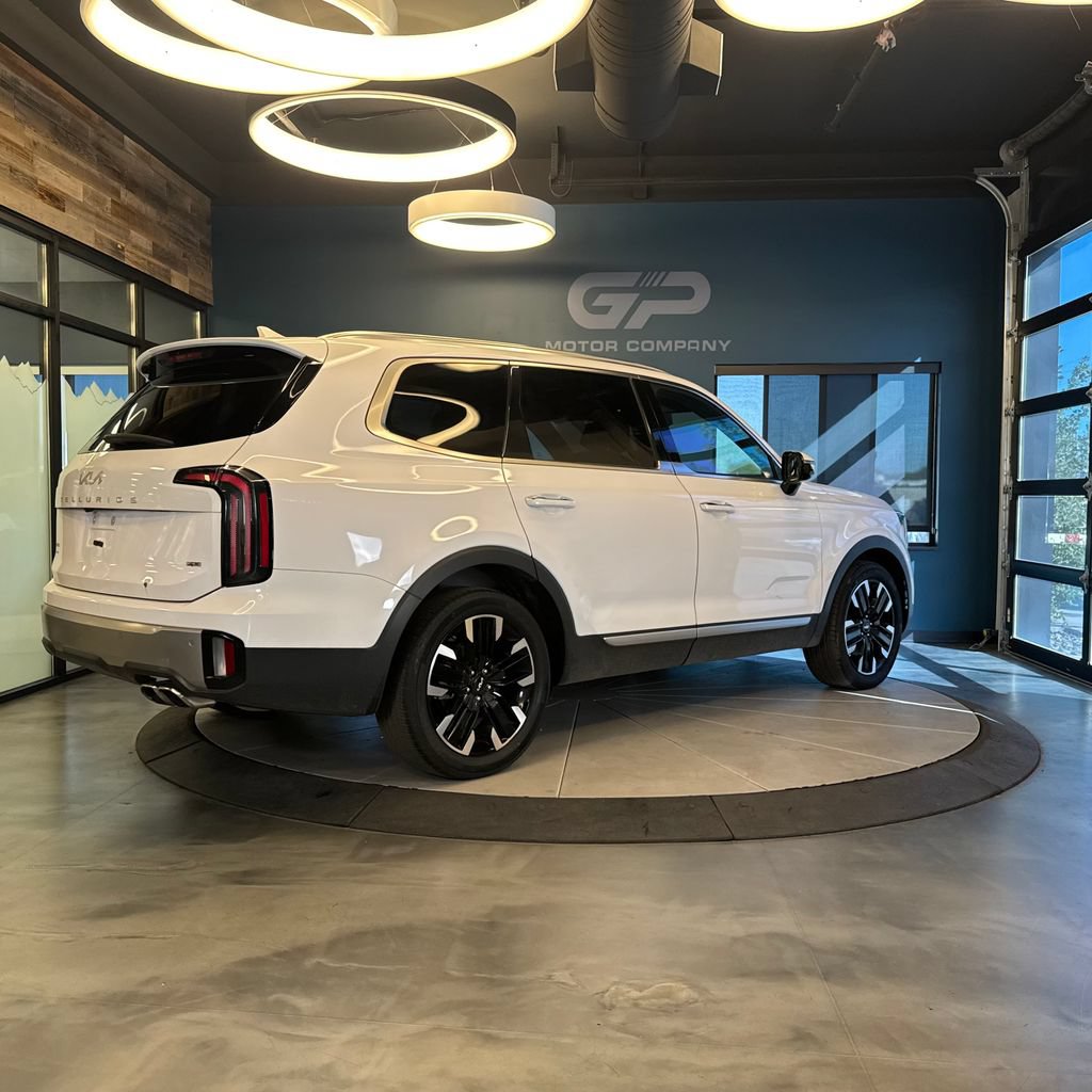Used 2023 Kia Telluride SX Prestige AWD/4WD image 3