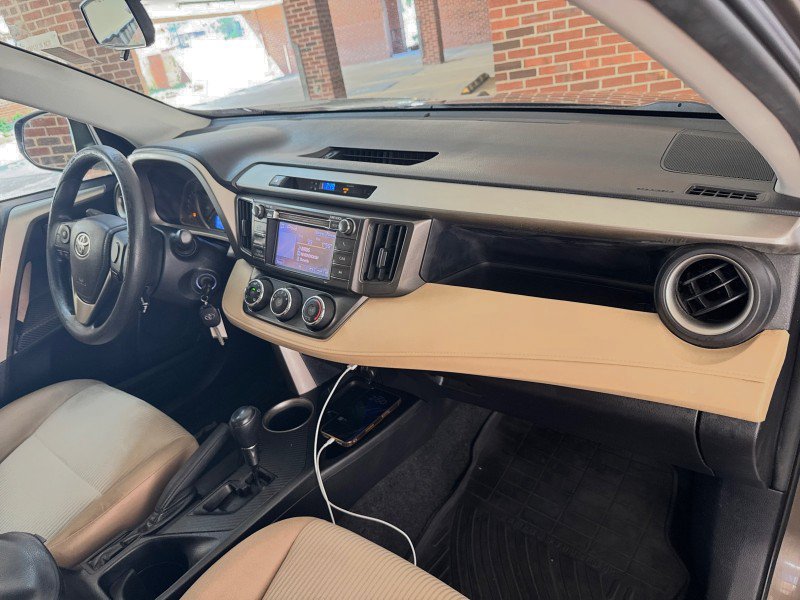 Used 2013 Toyota RAV4 LE AWD/4WD image 25