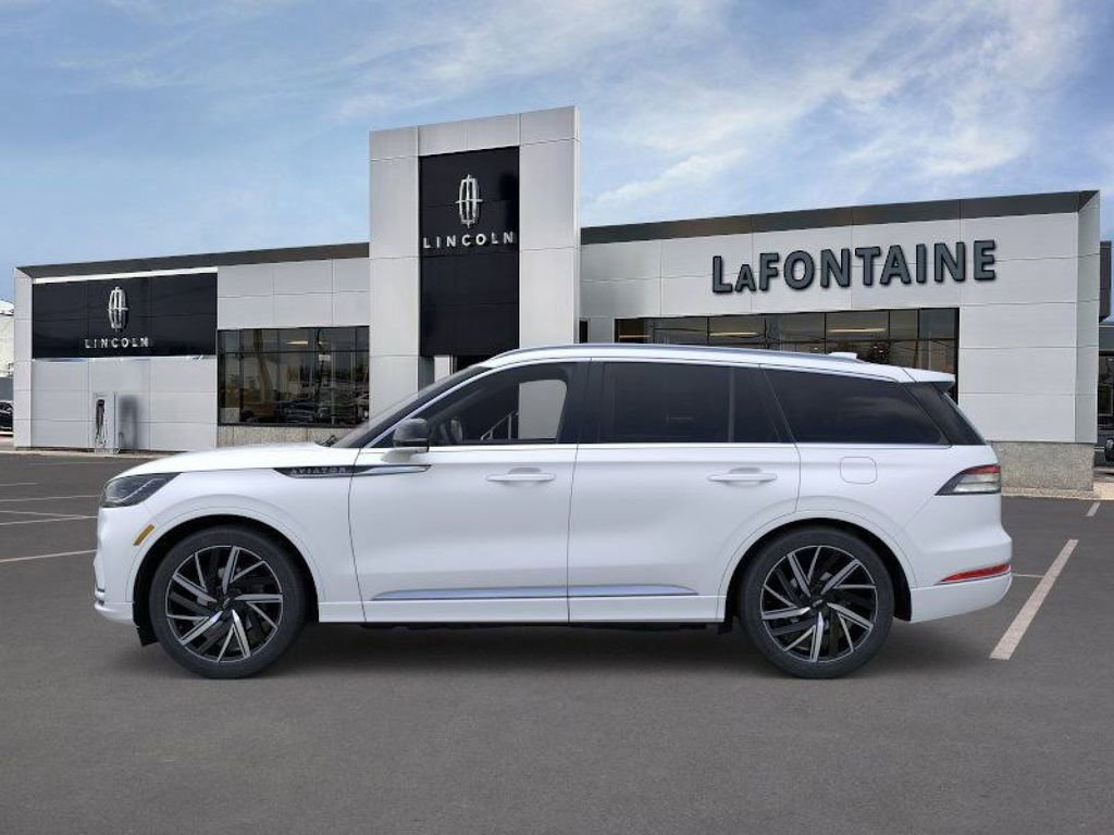 New 2025 Lincoln Aviator Black Label AWD/4WD image 3