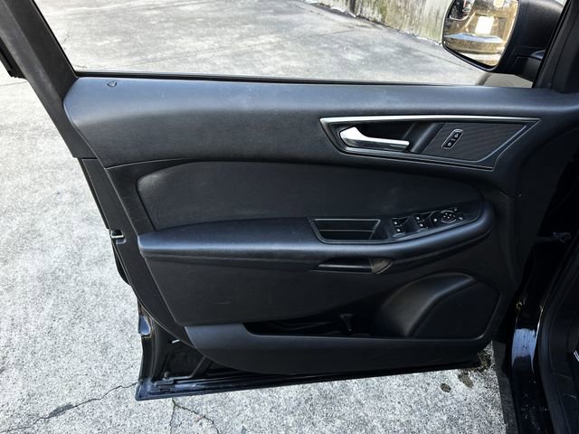Used 2018 Ford Edge SE image 11