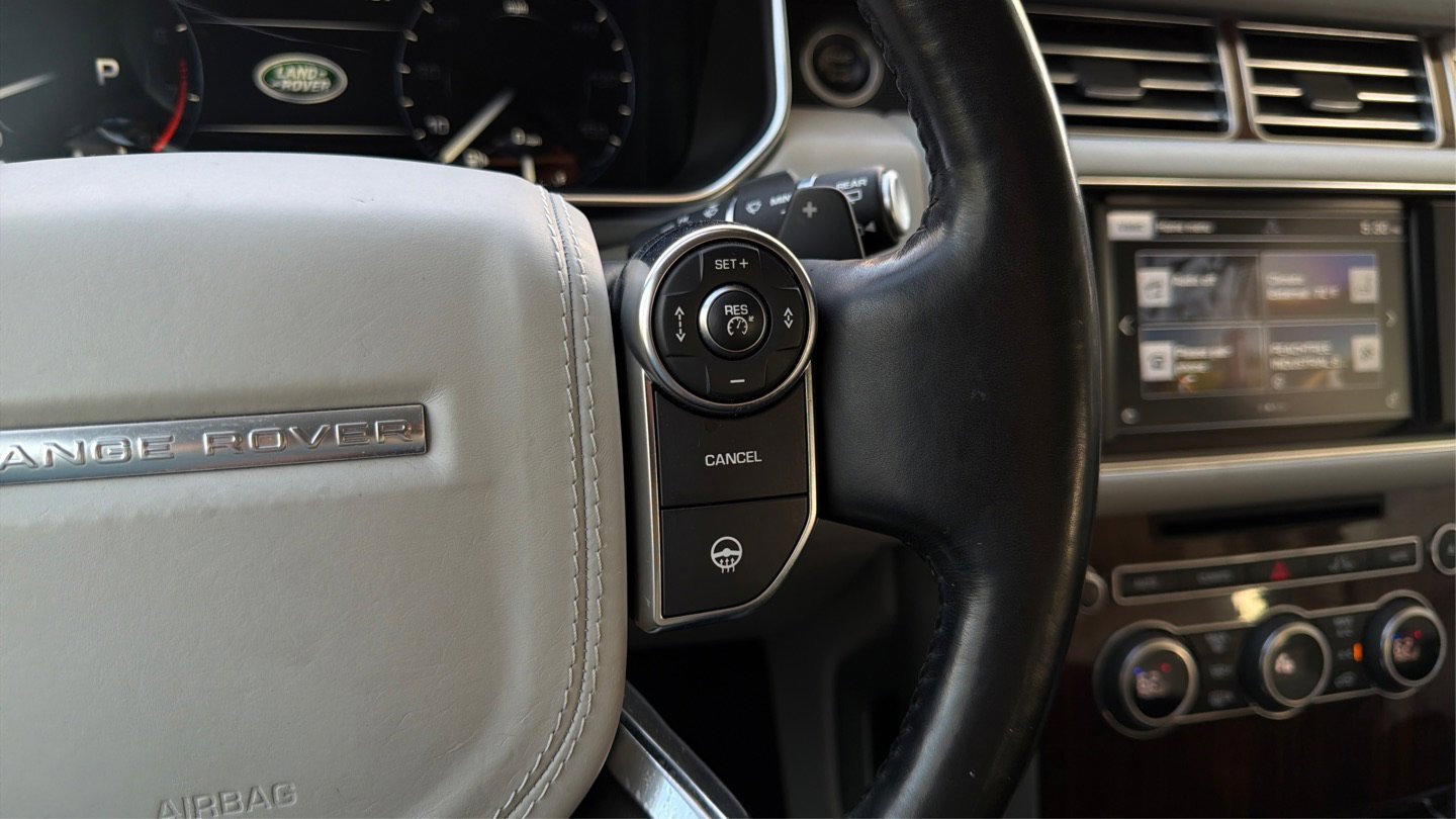 Used 2016 Land Rover Range Rover HSE image 33