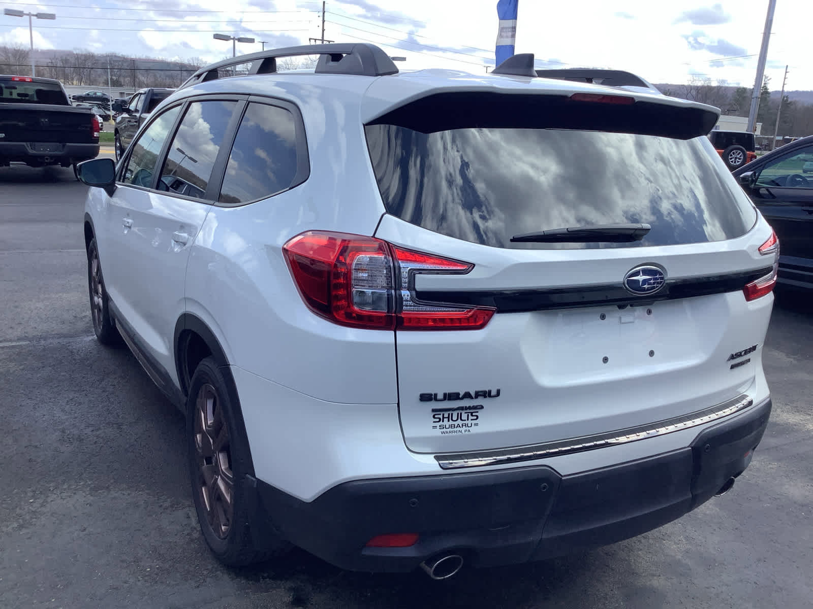 Used 2025 Subaru Ascent Bronze Edition image 3