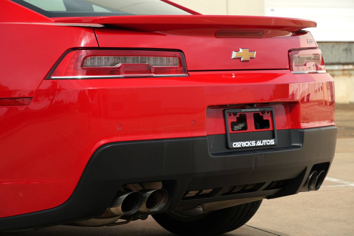 Used 2015 Chevrolet Camaro SS w/ RS Package RWD image 32