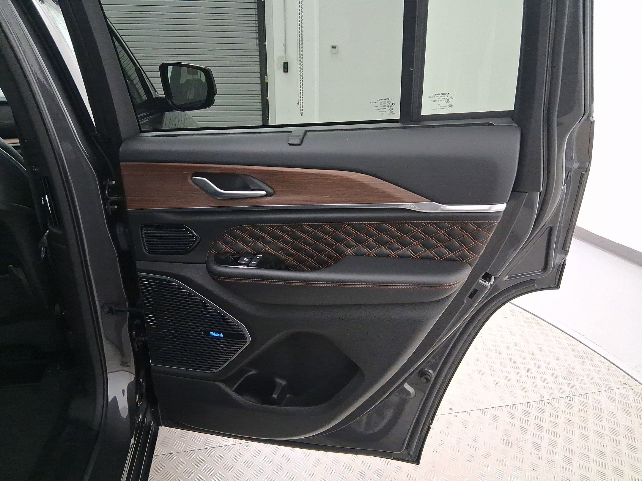 Used 2022 Jeep Grand Cherokee Summit w/ Adv Protech Group IV image 34