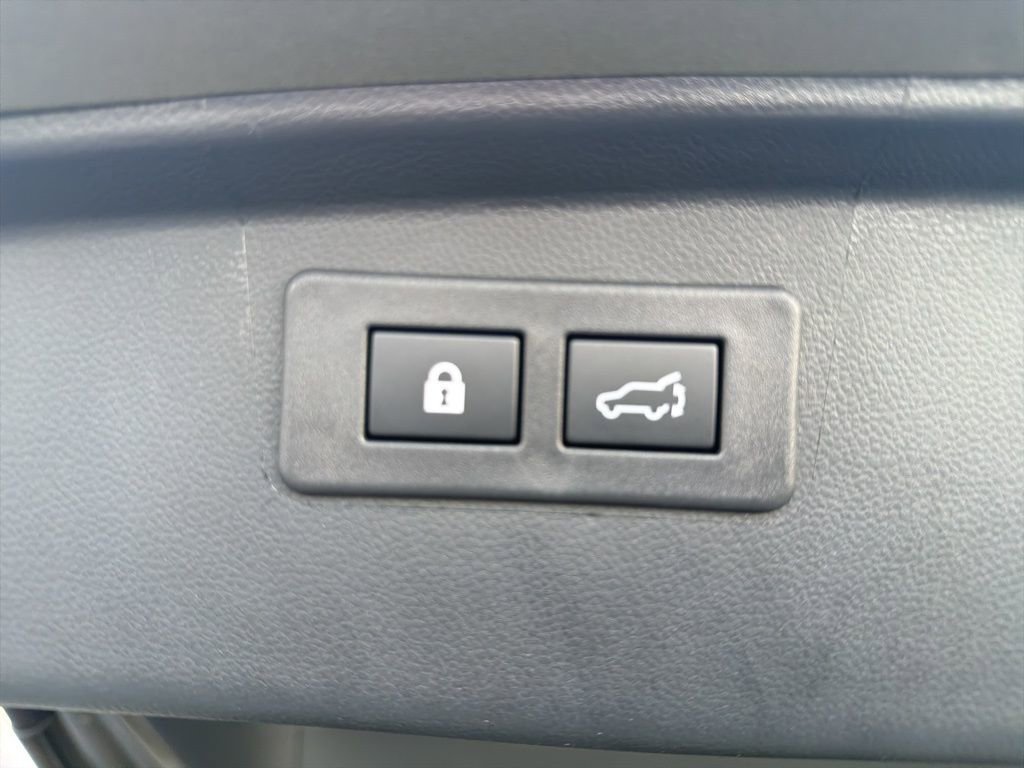 Certified 2025 Subaru Outback Premium image 18