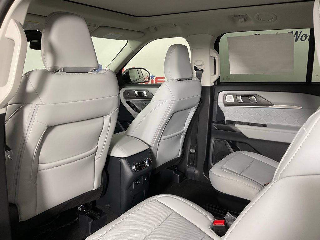New 2026 Ford Explorer Platinum w/ LUX Leather Package AWD/4WD image 15