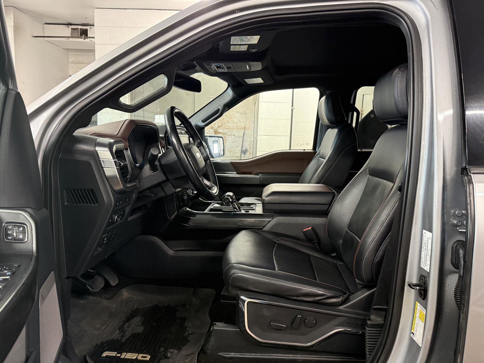 Used 2022 Ford F150 Lariat w/ Max Trailer Tow Package image 10