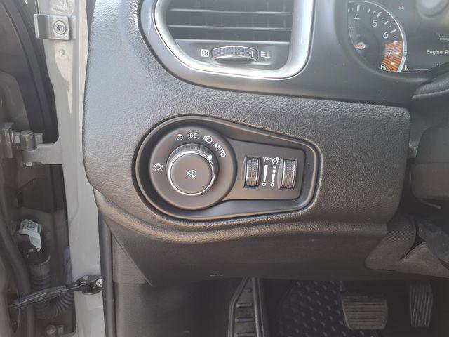 Certified 2022 Jeep Renegade Limited AWD/4WD image 13