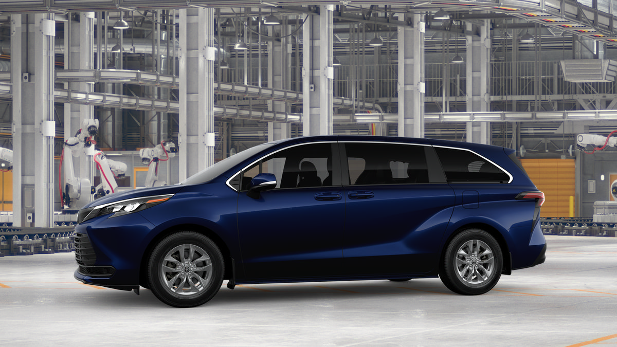 New 2026 Toyota Sienna LE FWD image 5