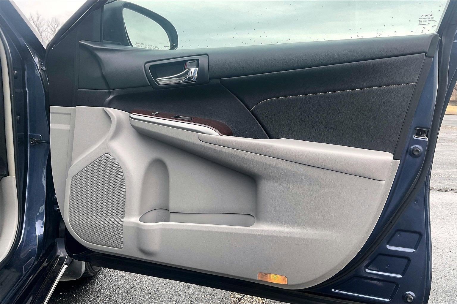 Used 2014 Toyota Camry XLE w/ Leather Package image 20