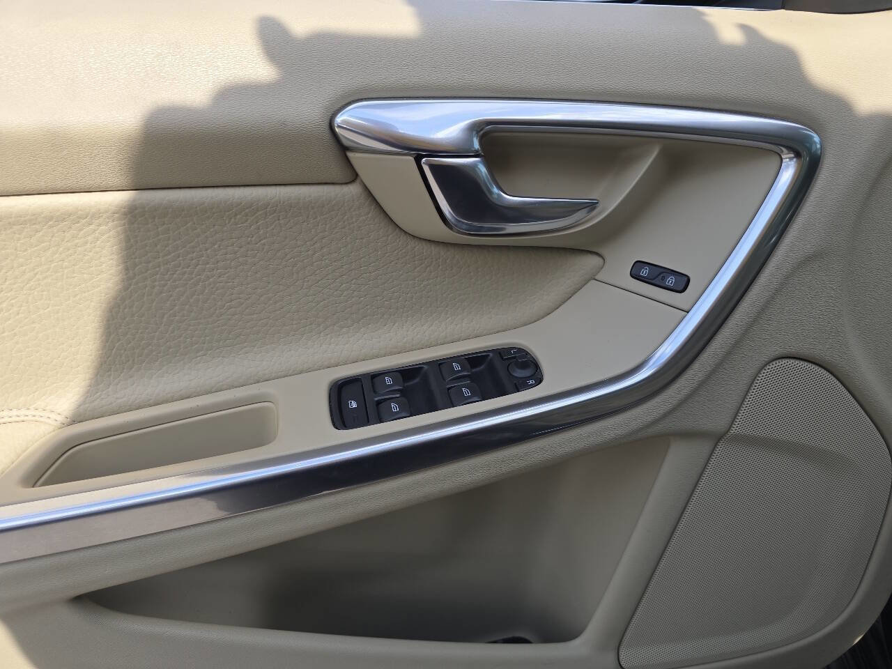 Used 2014 Volvo S60 T5 image 5