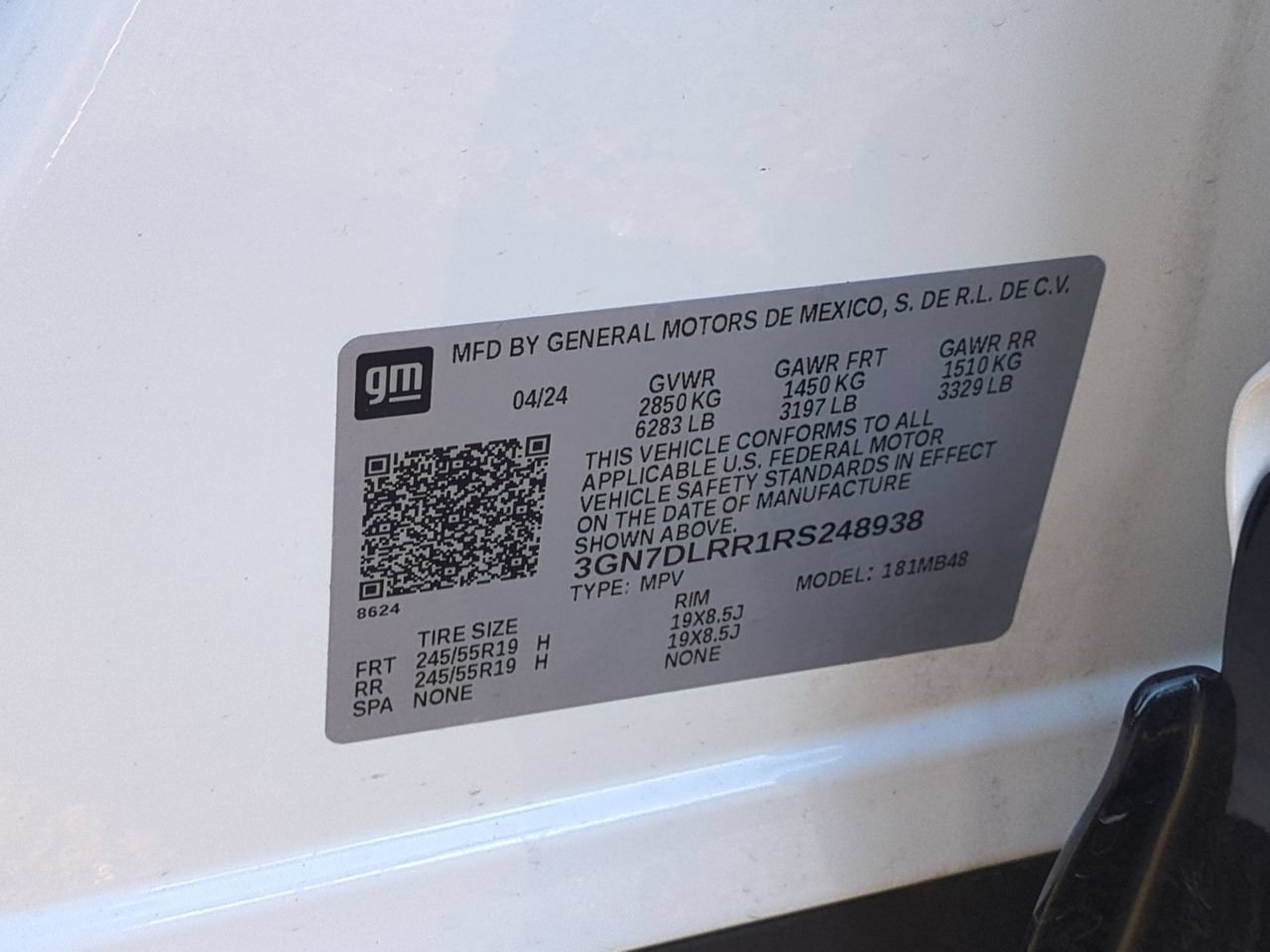 Used 2024 Chevrolet Equinox EV LT w/ LPO, All-Weather Mat Package AWD/4WD image 32