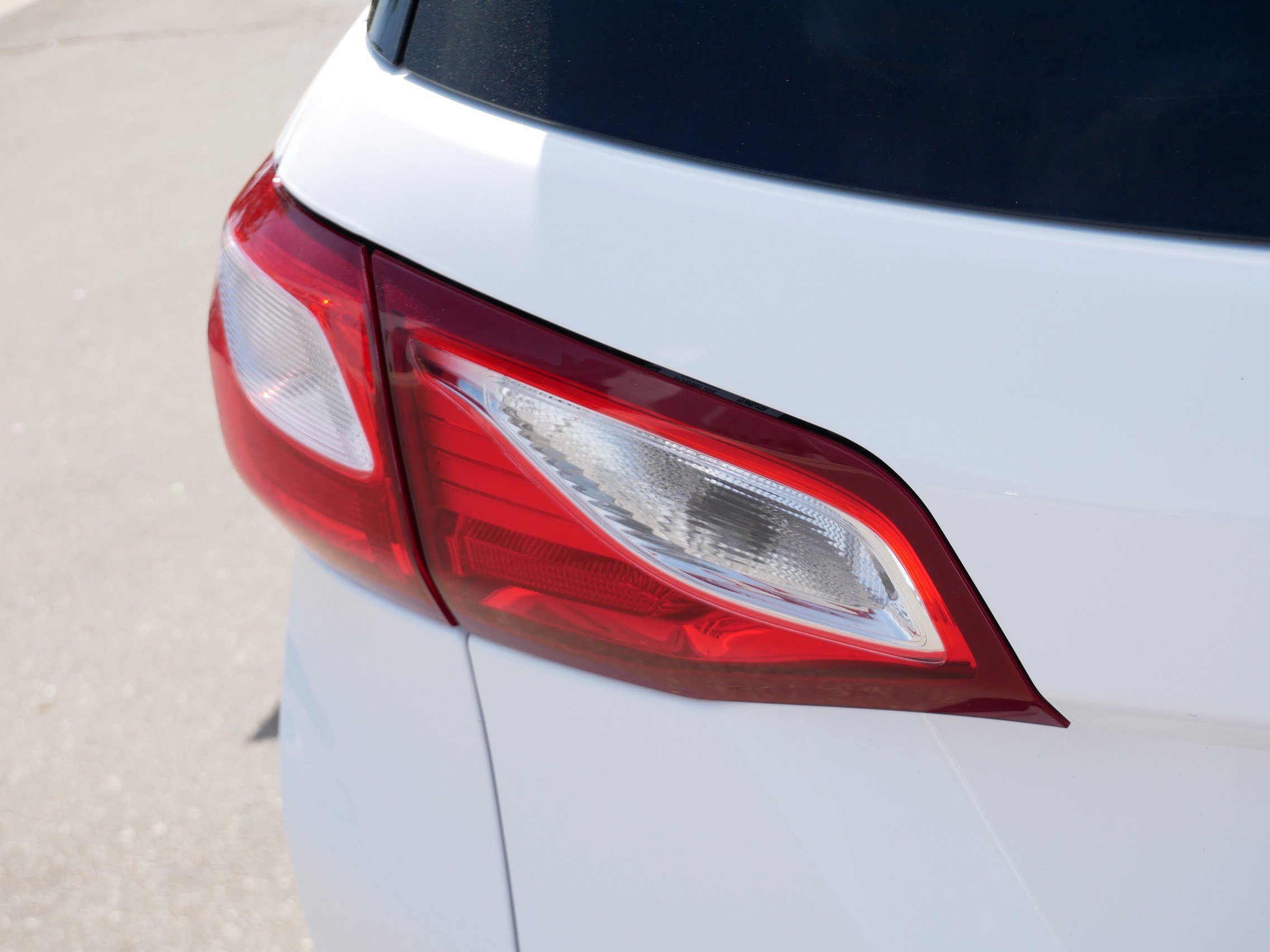 Used 2019 Chevrolet Equinox LT AWD/4WD image 17