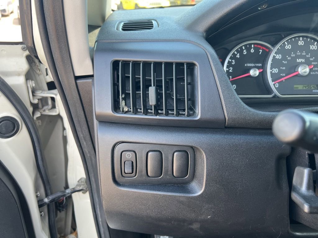 Used 2004 Mitsubishi Endeavor XLS AWD/4WD image 15