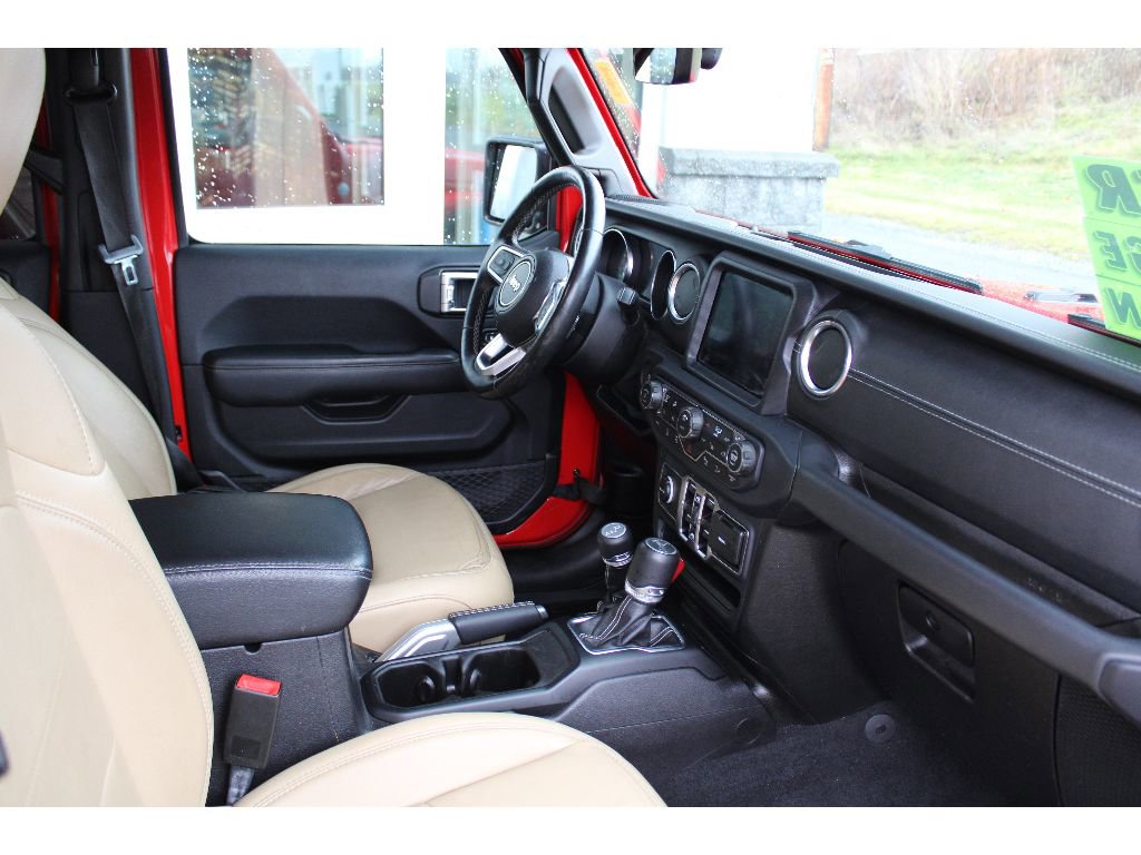 Used 2018 Jeep Wrangler Unlimited Sahara w/ Dual Top Group image 15