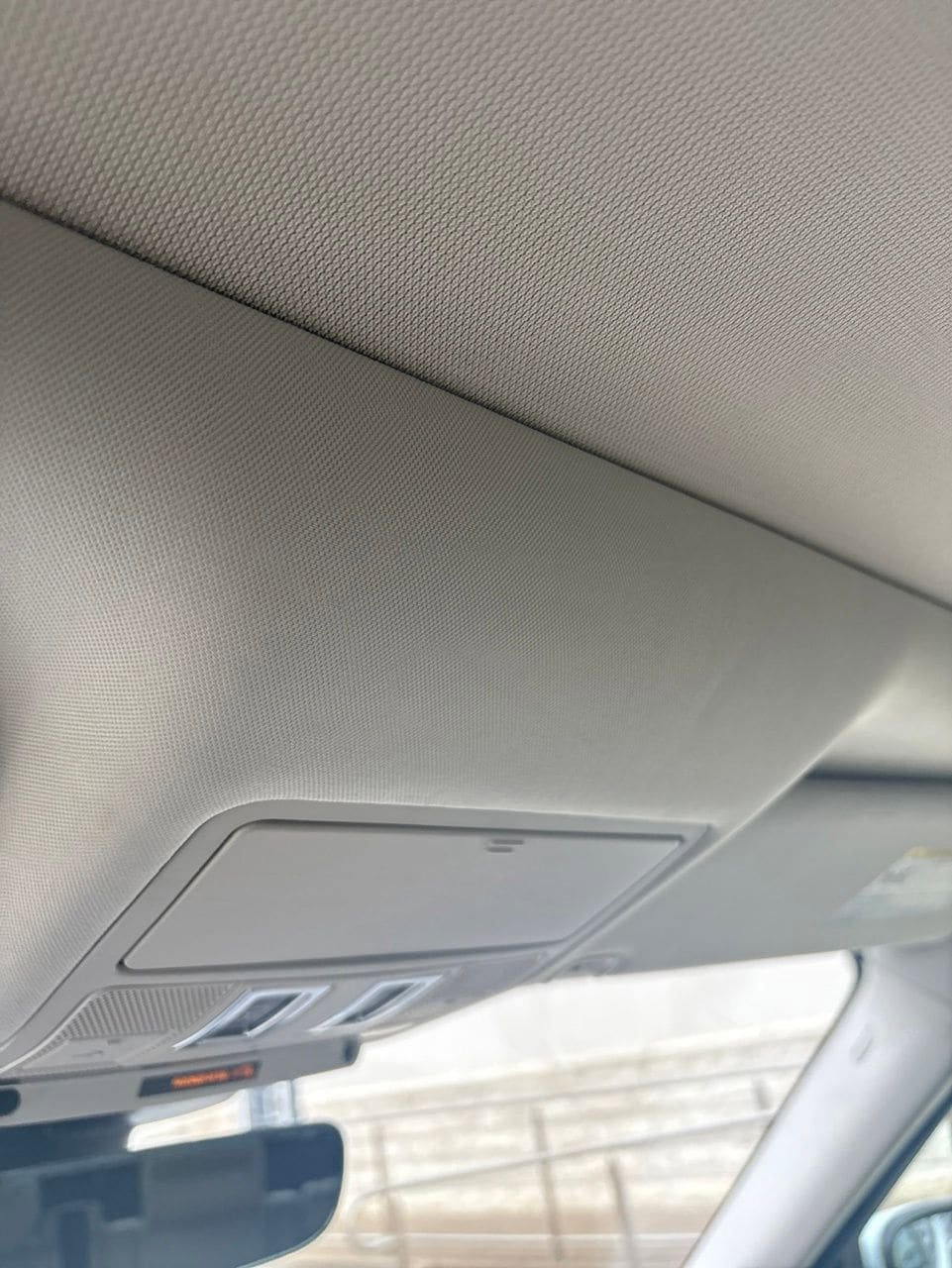 Used 2019 Land Rover Discovery SE AWD/4WD image 11