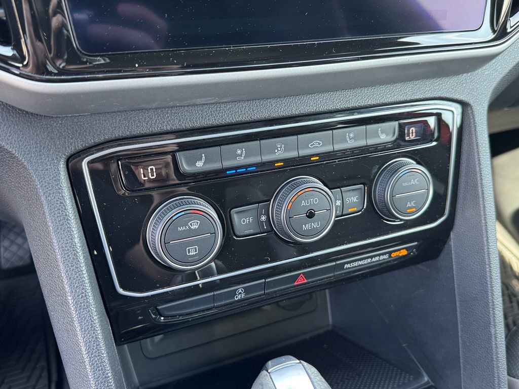 Used 2021 Volkswagen Atlas Cross Sport SEL Premium image 27