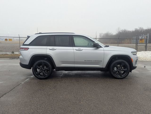 New 2025 Jeep Grand Cherokee Limited image 2