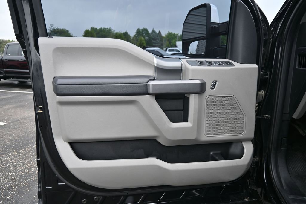 Used 2019 Ford F250 XLT w/ XLT Premium Package AWD/4WD image 21