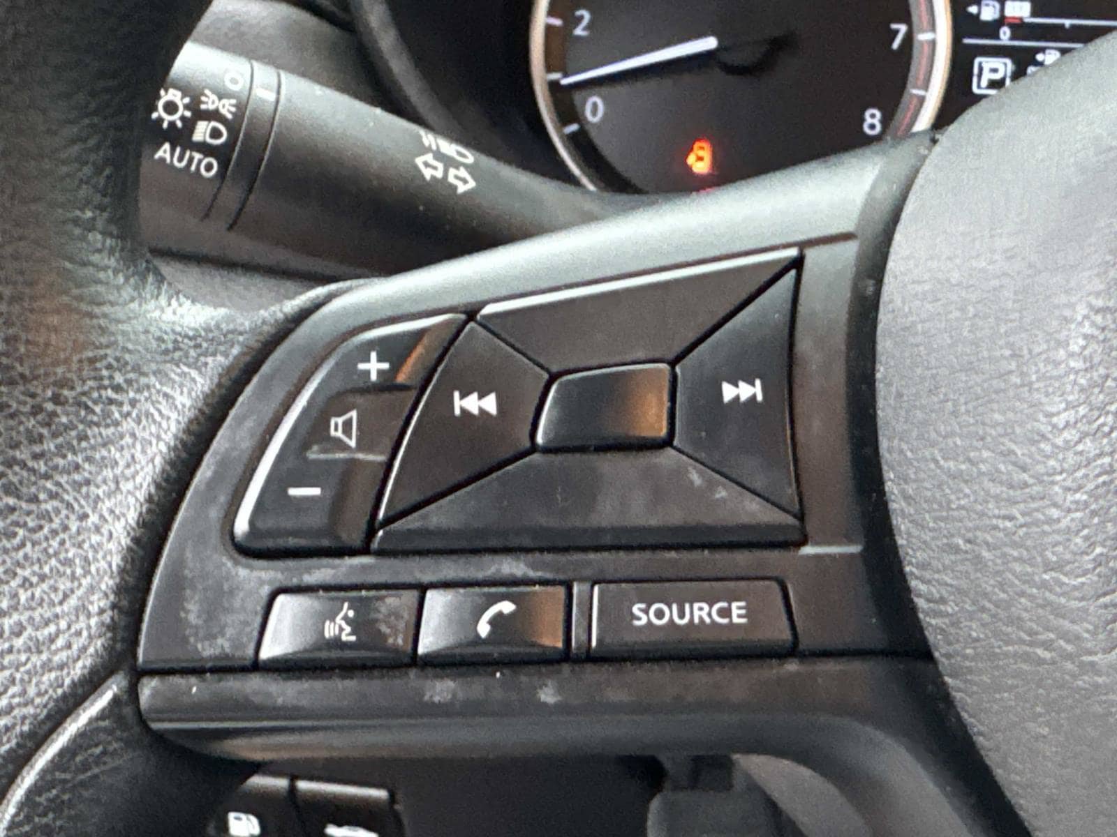 Used 2025 Nissan Versa S w/ Trunk Package FWD image 30