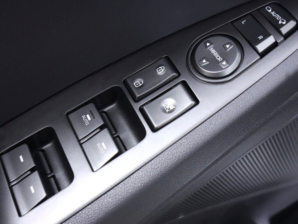 Used 2020 Hyundai Ioniq Limited image 29