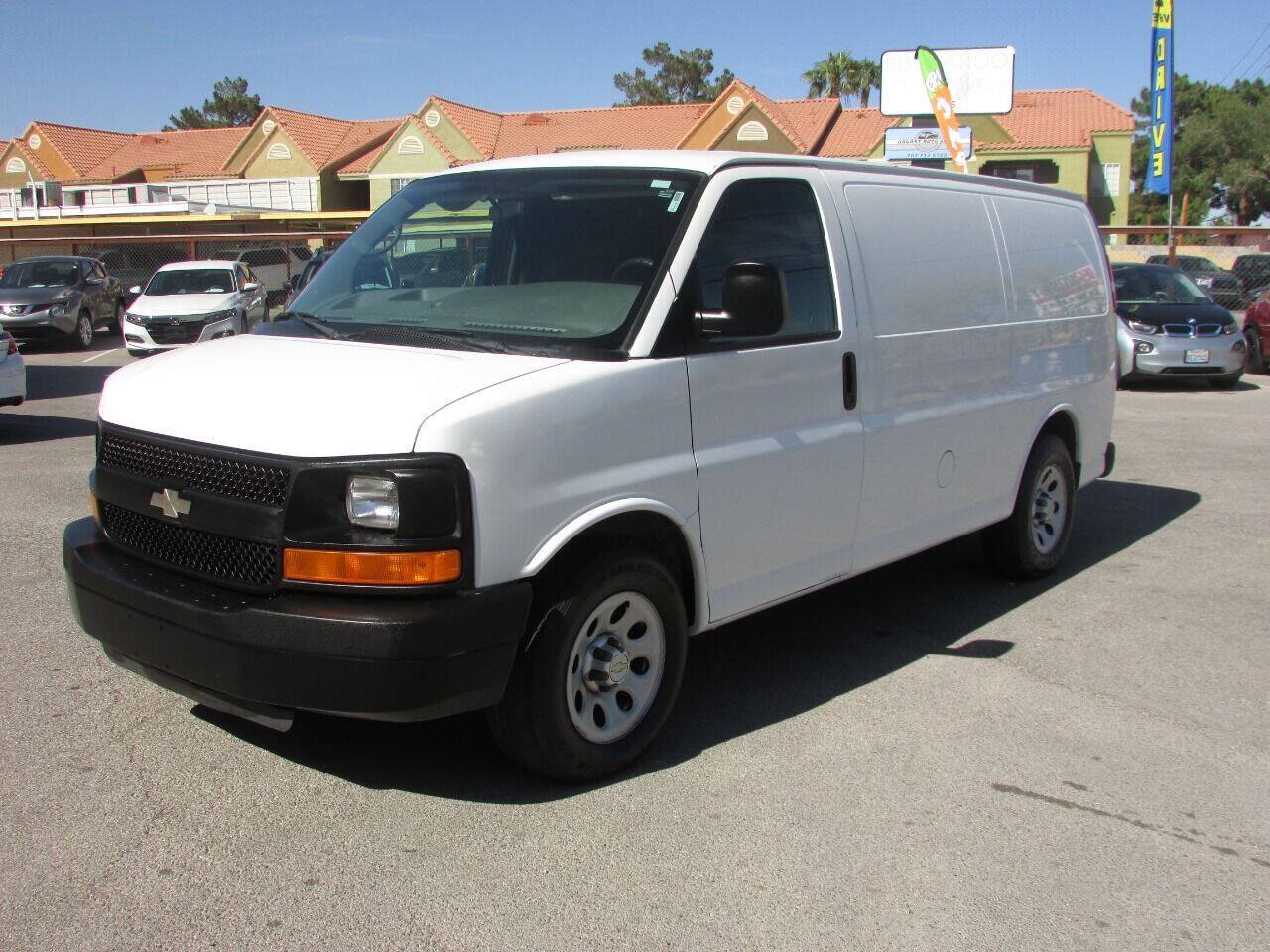 Used 2012 Chevrolet Express 1500 RWD image 7